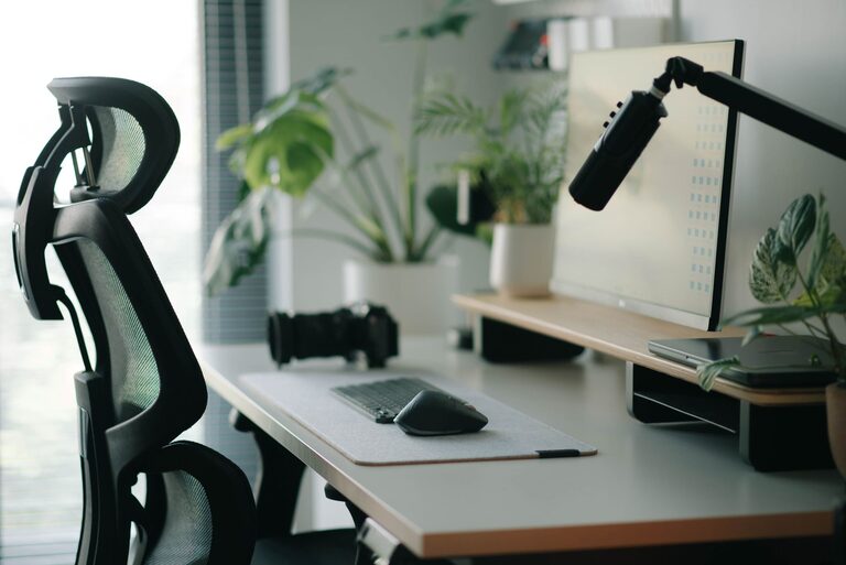 Desk Setup Tips for Focus and Comfort: Boost Your Productivity